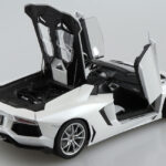 Aoshima Lamborghini Aventador Roadster