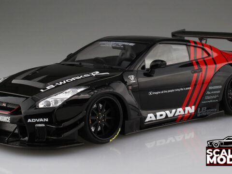 Aoshima Nissan GT-R LB Works R35