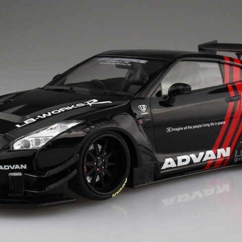 Aoshima Nissan GT-R LB Works R35